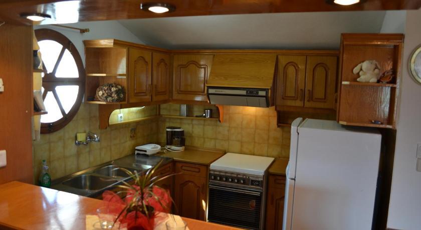 Dimitras House Apartment
